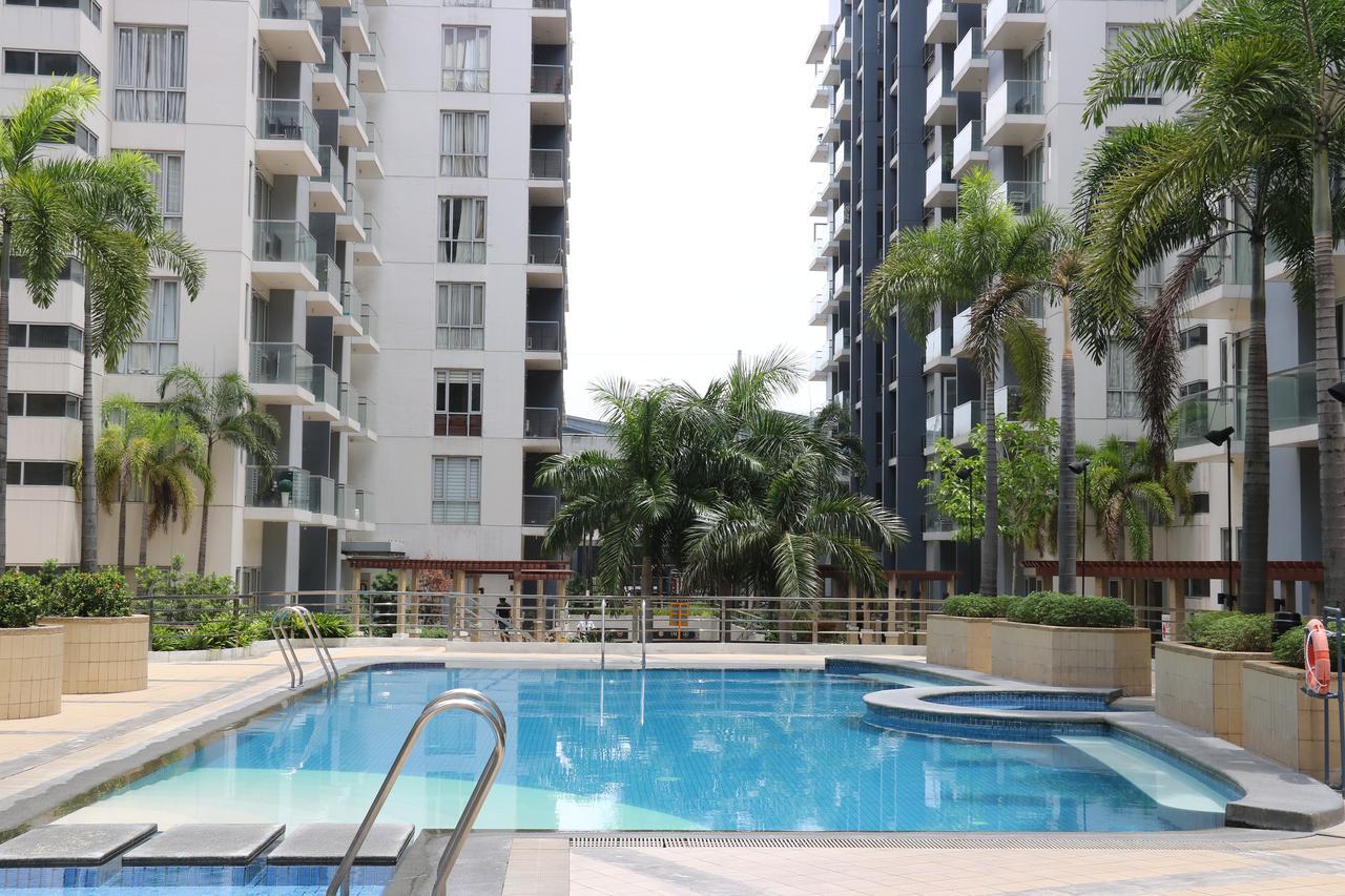Sarasota Residential Resort Манила Экстерьер фото